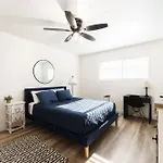 Central Scottsdale 1 Bedroom Apartment W Private Patio
